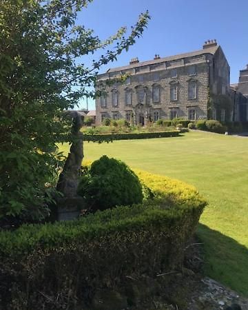 Moresby Hall Exterior foto